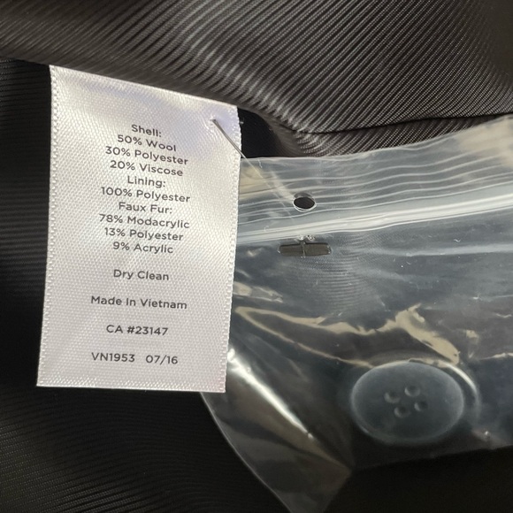 🖤talbot’s classic black winter coat with faux fur collar / size 4 petite / nwt - Picture 9 of 13